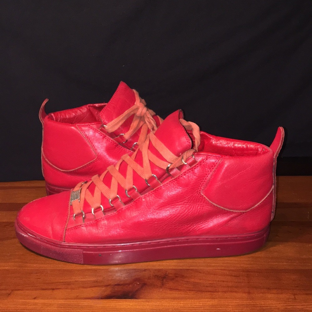 Balenciaga mens mid-top sneaker